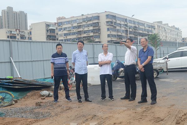 完美官方网站-完美wanmei(中国)党委书记秦广远调研西站路工程