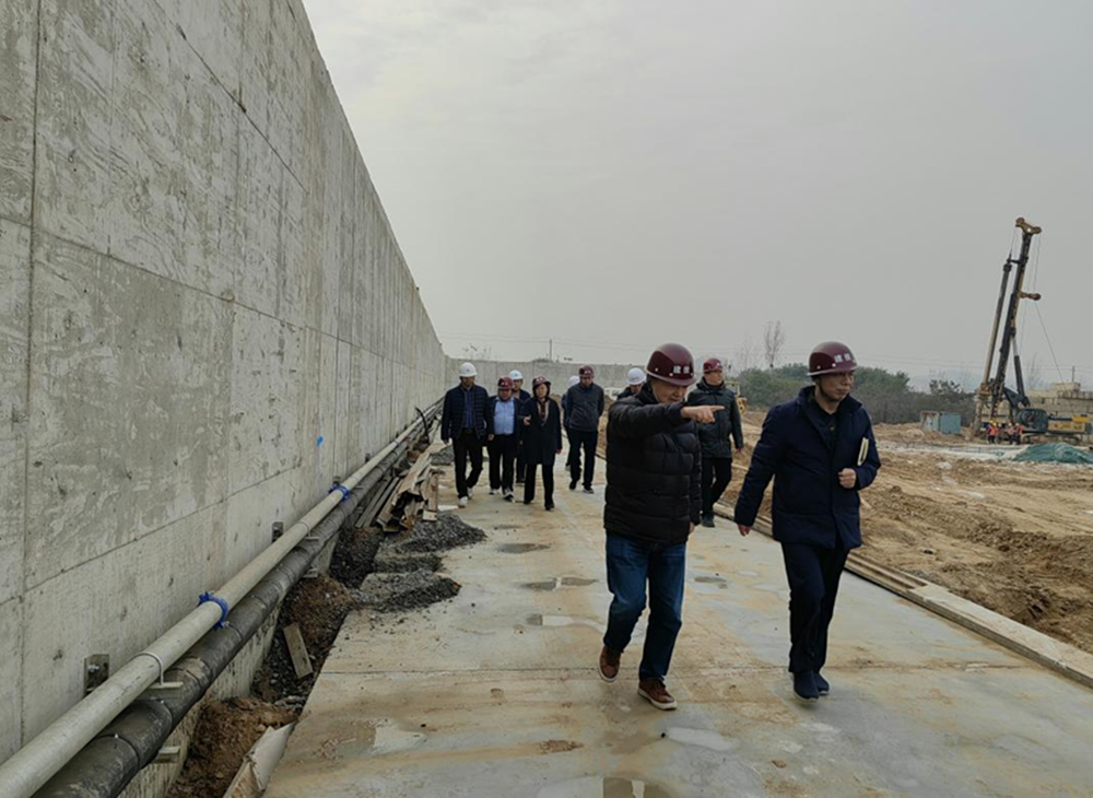 ֣�����ص���Ŀ���������쵼ݰ��֣���е���ʮ�߸߼���ѧ��Ŀ���ָ��